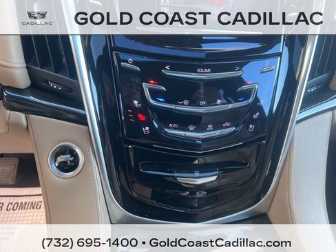 Used 2020 Cadillac Escalade Platinum image 29