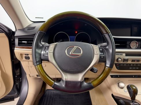 Used 2015 Lexus ES 350 w/ Premium Package FWD image 10
