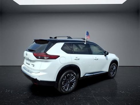 Certified 2026 Nissan Rogue Platinum w/ Platinum Premium Package AWD/4WD image 3