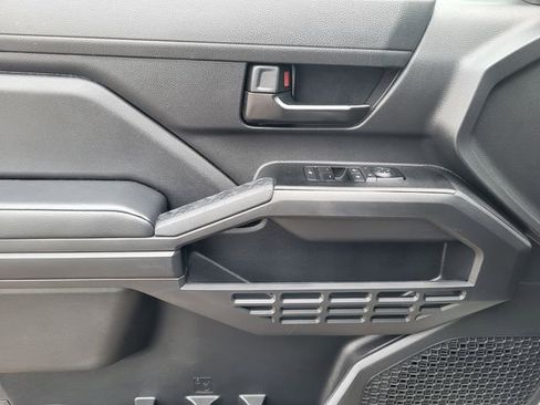 Used 2025 Toyota Tacoma SR image 13