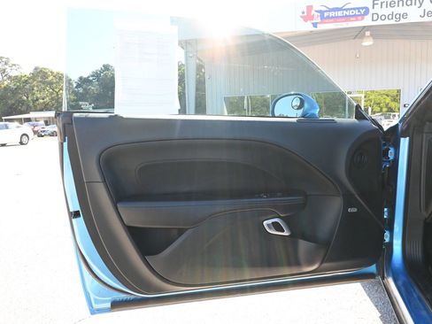 Used 2015 Dodge Challenger SXT Plus RWD image 8