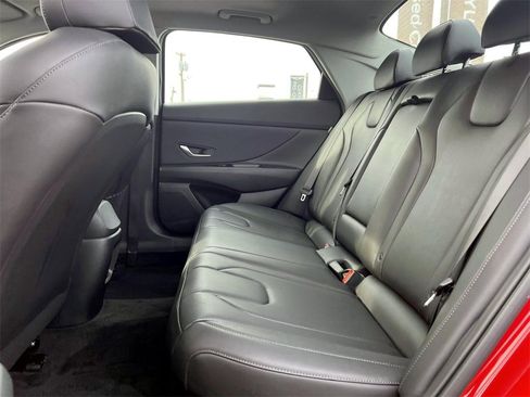 Certified 2025 Hyundai Elantra Limited image 12
