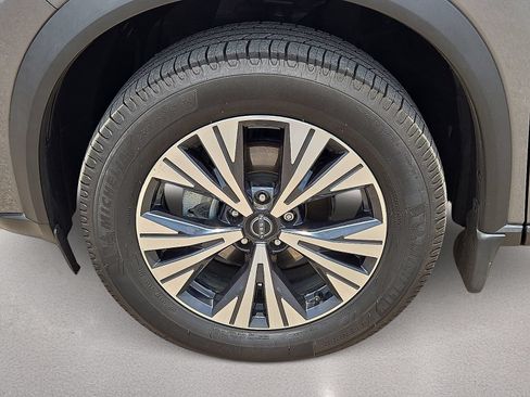 Used 2023 Nissan Rogue SV FWD image 10