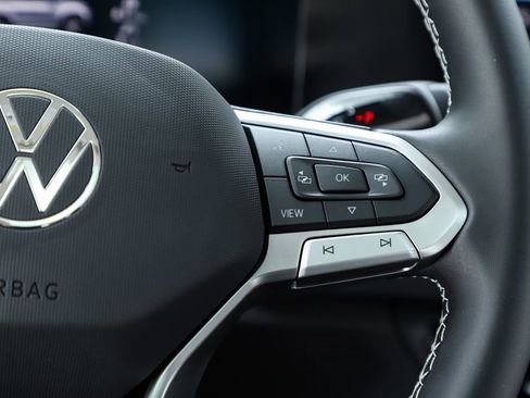 New 2026 Volkswagen Tiguan SE image 60