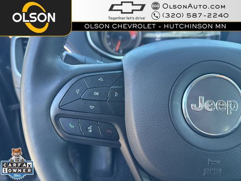 Used 2022 Jeep Cherokee Trailhawk image 13