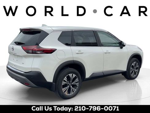 Used 2023 Nissan Rogue SV image 6