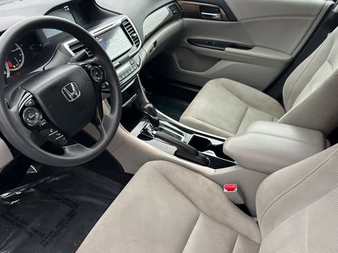Used 2016 Honda Accord EX image 11