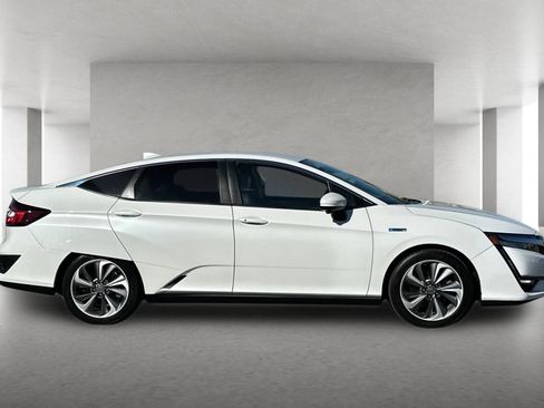 Used 2020 Honda Clarity Touring image 2
