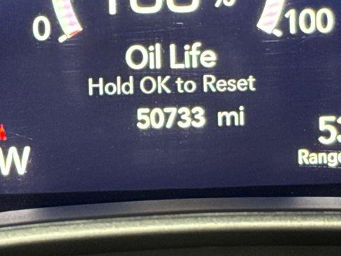 Used 2024 Chrysler Pacifica Touring-L image 63