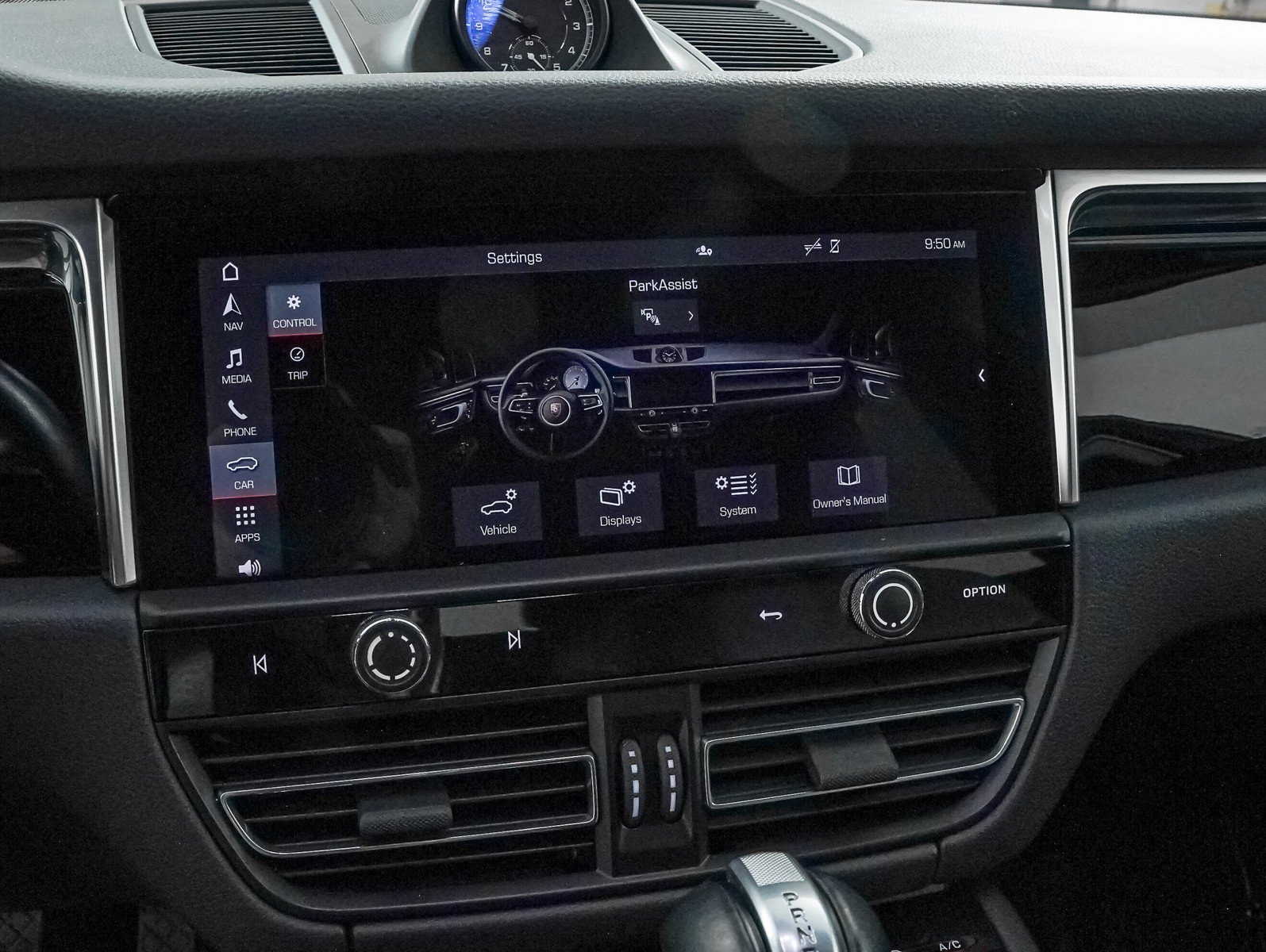 Certified 2024 Porsche Macan S AWD/4WD image 21