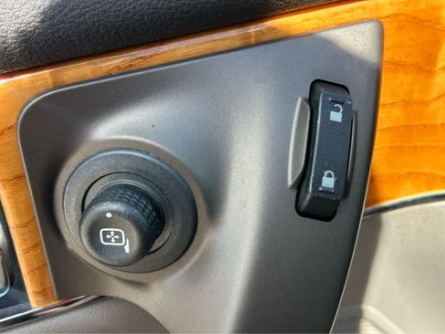 Used 2015 Lincoln MKX FWD w/ Equipment Group 102A image 21
