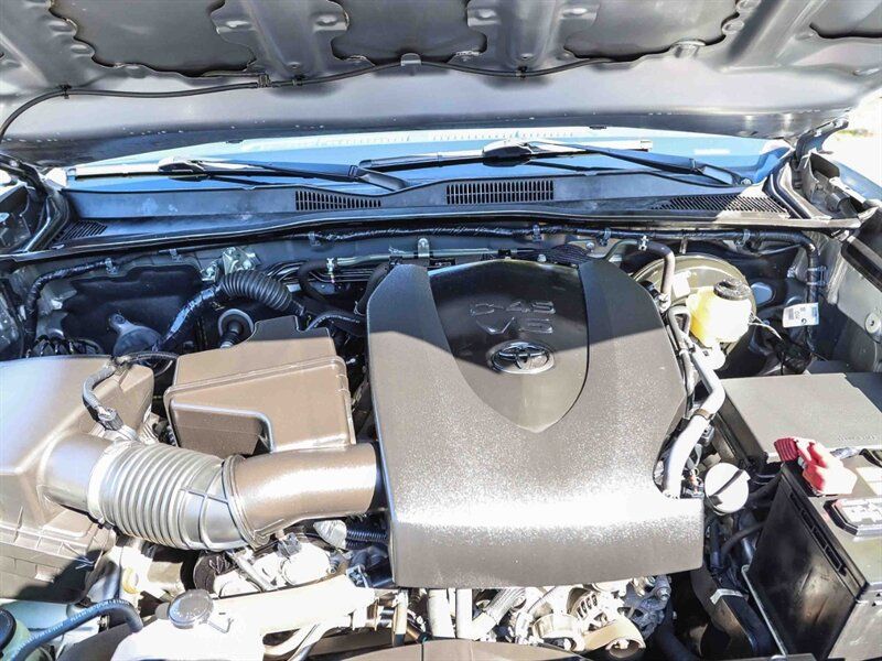 Used 2021 Toyota Tacoma SR5 RWD image 34