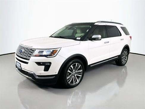 Used 2019 Ford Explorer Platinum image 3