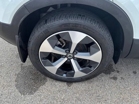 Certified 2023 Volvo XC40 B5 Plus w/ Climate Package AWD/4WD image 33