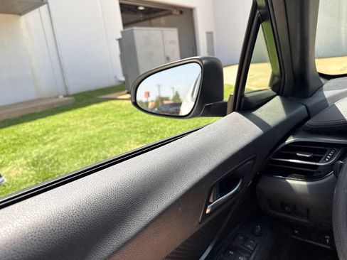 Used 2019 Toyota C-HR LE FWD image 13