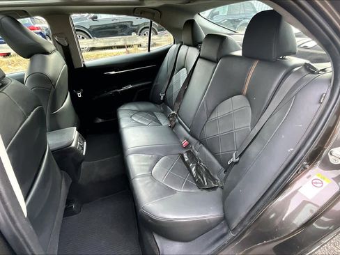Used 2018 Toyota Camry XLE image 20