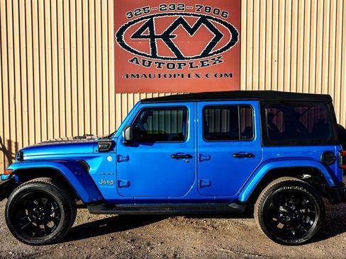 Used 2022 Jeep Wrangler Unlimited Sahara image 7