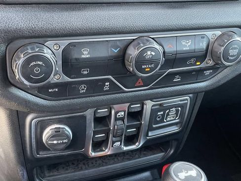 Used 2024 Jeep Wrangler Unlimited Sport AWD/4WD image 15