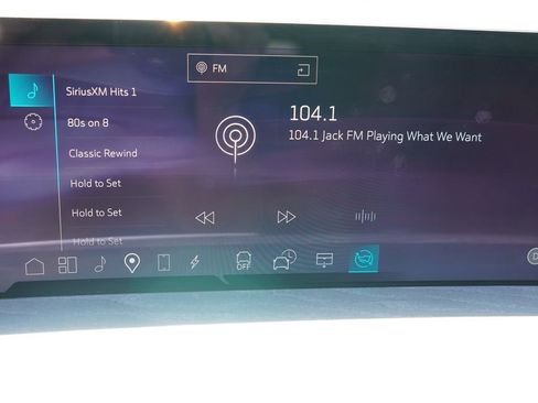 Used 2025 Cadillac Escalade IQ Luxury 2 w/ LPO, Premium Carpet Package AWD/4WD image 31