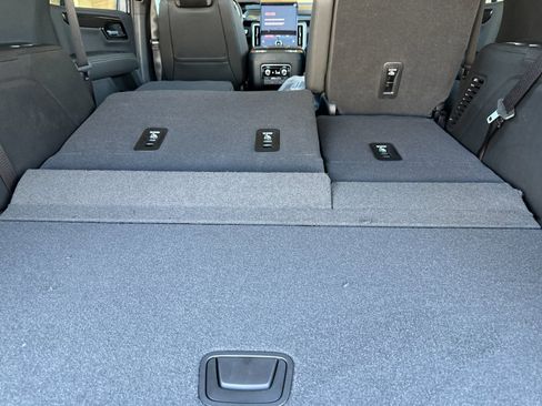 New 2026 GMC Yukon Elevation w/ Elevation Premium Package AWD/4WD image 16