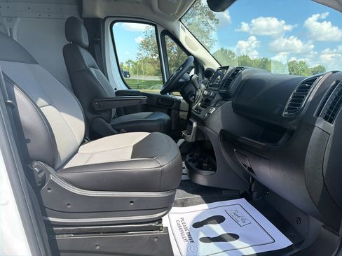 Used 2026 RAM ProMaster 2500 w/ Convenience Group FWD image 19