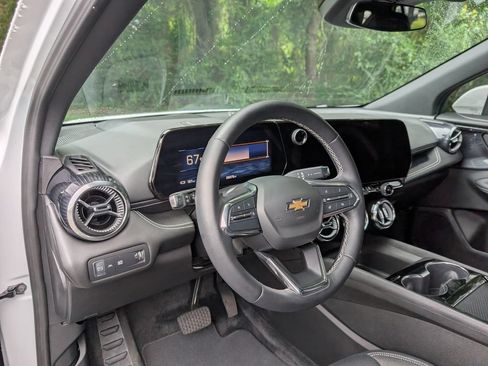 Used 2024 Chevrolet Blazer EV LT AWD/4WD image 31