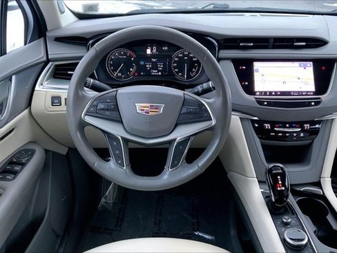 Used 2023 Cadillac XT5 Premium Luxury image 4