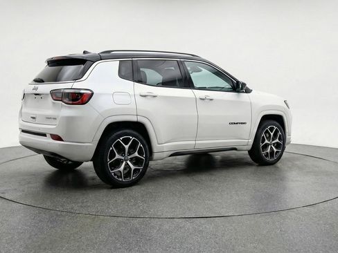 Used 2025 Jeep Compass Limited AWD/4WD image 9