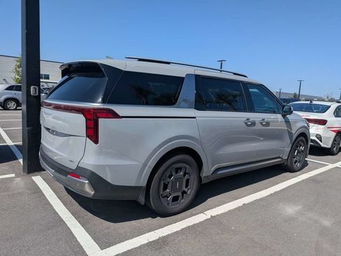 Used 2025 Kia Carnival SX FWD image 3