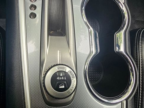 Used 2020 Nissan Pathfinder SL AWD/4WD image 51