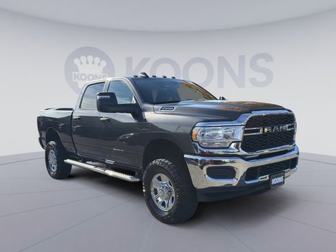 Used 2024 RAM 2500 Tradesman w/ Chrome Appearance Group image 10
