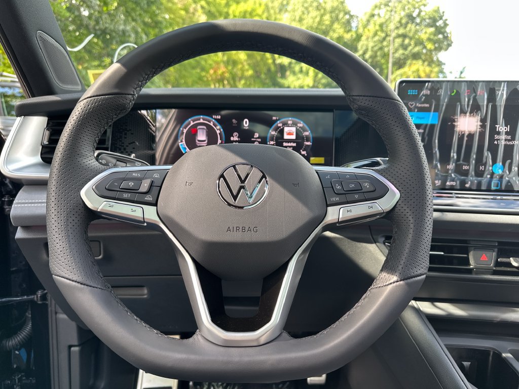 New 2026 Volkswagen Tiguan SE R-Line AWD/4WD image 12