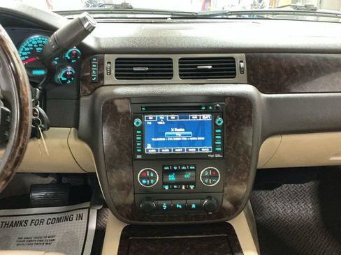 Used 2011 GMC Yukon XL Denali AWD/4WD image 18
