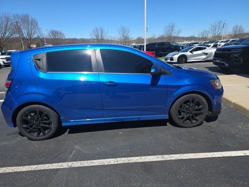Used 2018 Chevrolet Sonic LT w/ Fun and Sun Package image 4