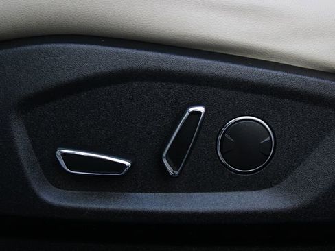 Used 2019 Ford Edge Titanium w/ Equipment Group 301A image 24