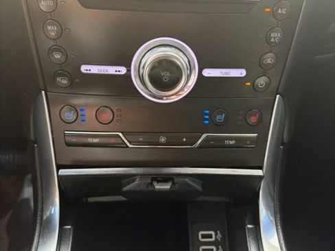 Used 2019 Ford Edge Titanium w/ Equipment Group 301A AWD/4WD image 26