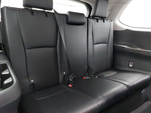 Used 2024 Toyota Grand Highlander AWD image 14