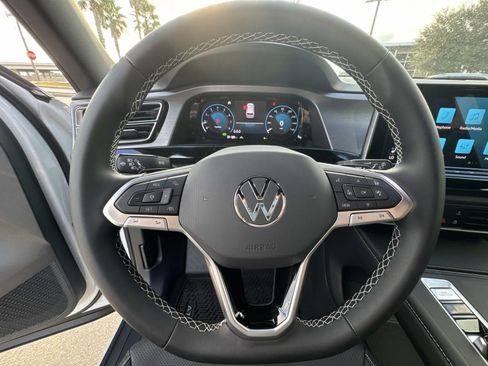 New 2026 Volkswagen Atlas Cross Sport SE FWD image 14