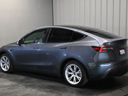 Used 2020 Tesla Model Y Long Range AWD/4WD image 7
