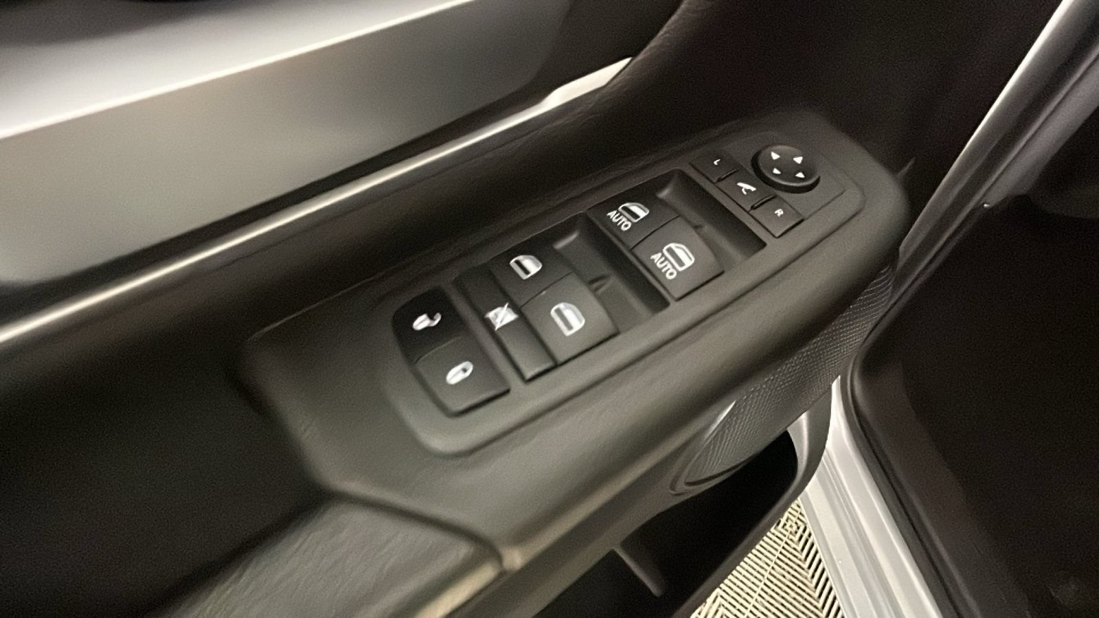 Used 2022 RAM 1500 Big Horn AWD/4WD image 13