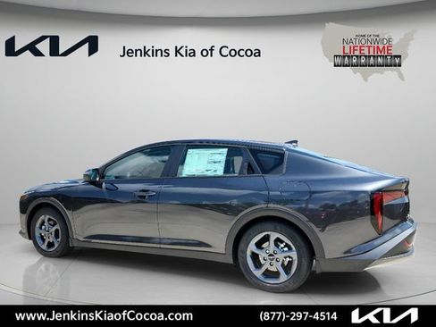 New 2026 Kia K4 FWD image 8