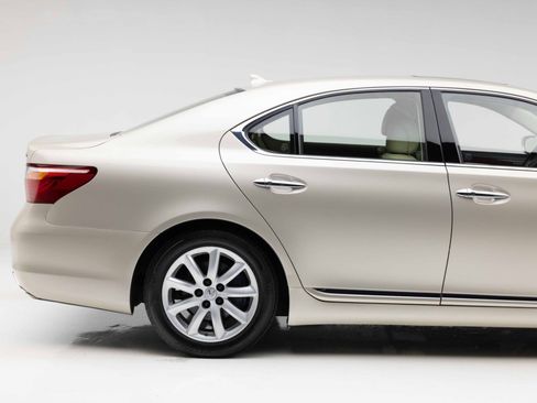 Used 2012 Lexus LS 460 w/ Luxury Value Edition RWD image 21