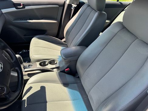 Used 2010 Hyundai Sonata SE FWD image 5