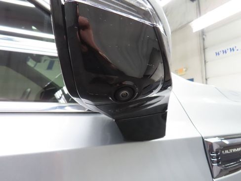 Used 2025 GMC Yukon XL Denali Ultimate AWD/4WD image 59