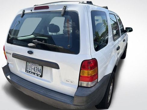 Used 2004 Ford Escape XLS AWD/4WD image 4