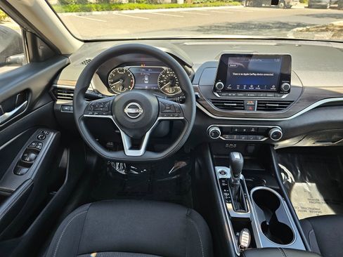 Used 2024 Nissan Altima 2.5 SV image 20