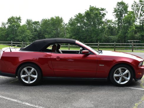 Used 2011 Ford Mustang GT Premium w/ Comfort Pkg RWD image 40