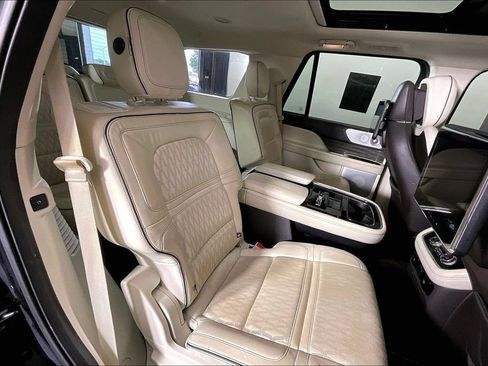 Used 2020 Lincoln Navigator Black Label AWD/4WD image 32