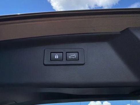 Used 2023 Subaru Outback Limited XT AWD/4WD image 25