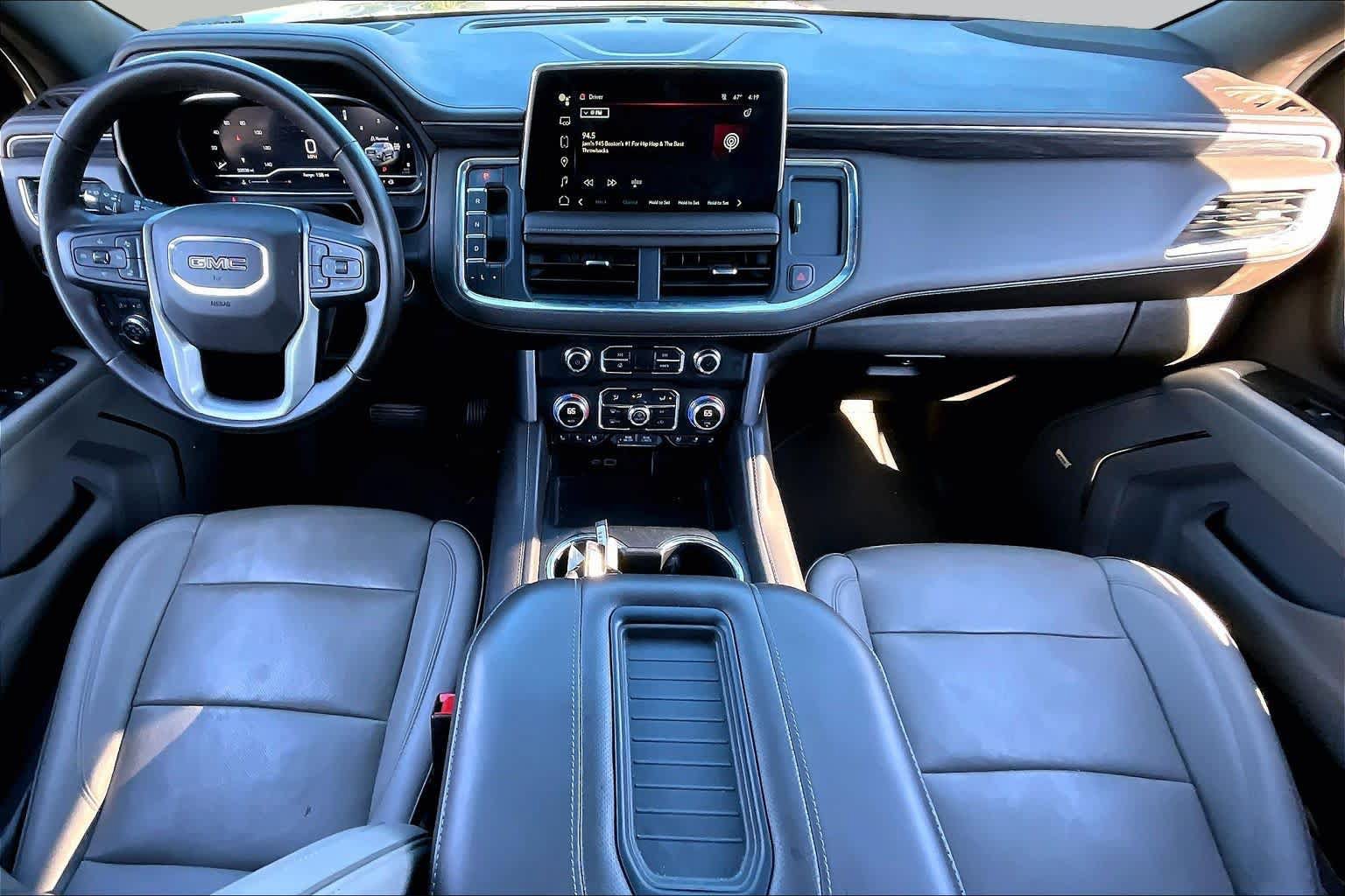Used 2023 GMC Yukon SLT w/ SLT Luxury Package AWD/4WD image 15